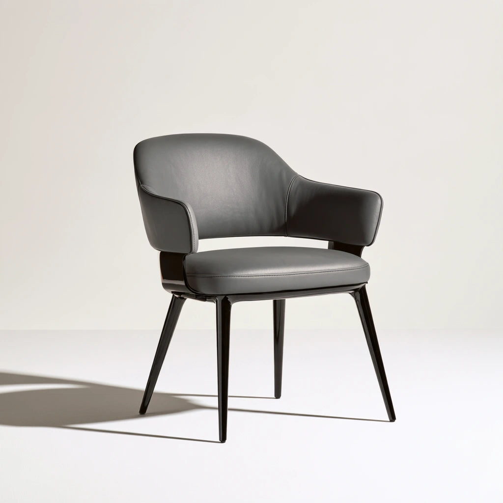 Fauteuil de salle à manger aux lignes épurées, coloris gris